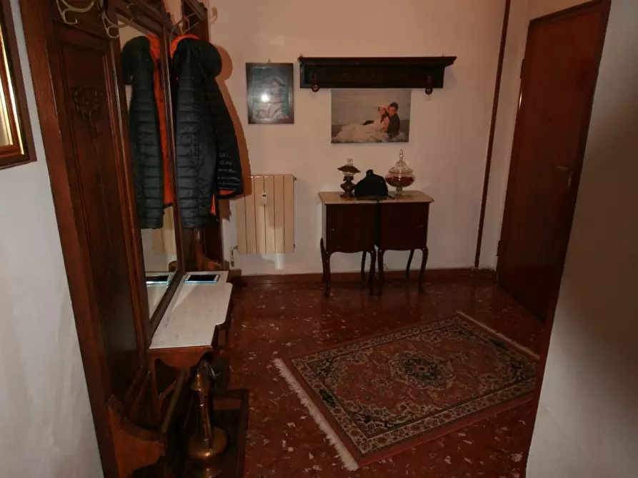 Immagine 2 di Appartamento in vendita  a Carrara