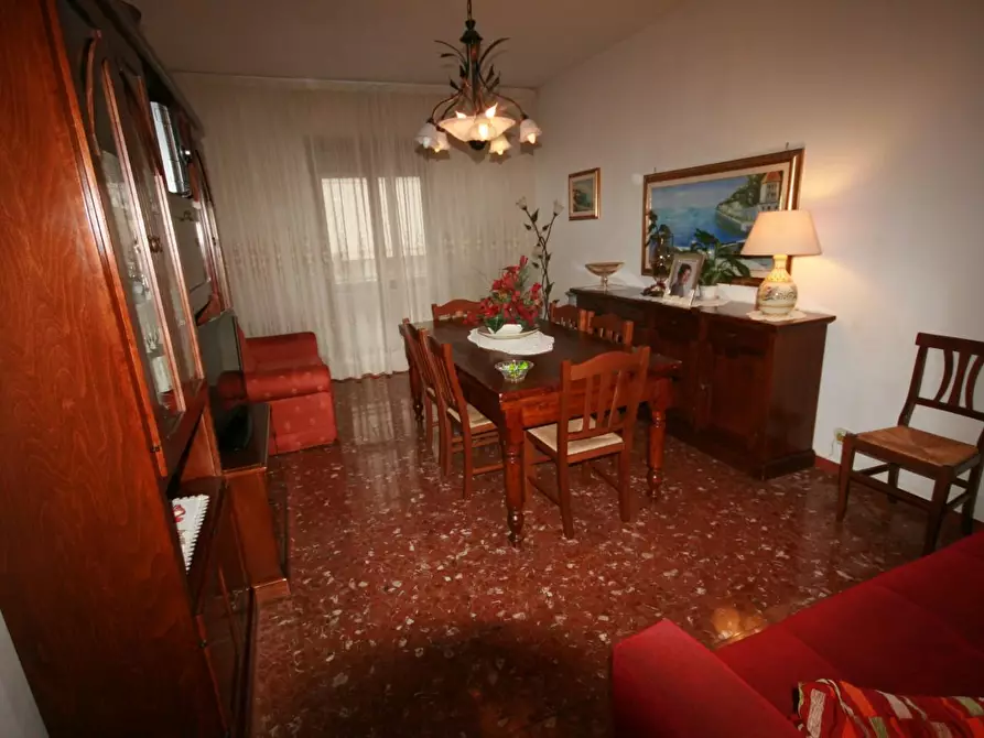 Immagine 6 di Appartamento in vendita  a Carrara