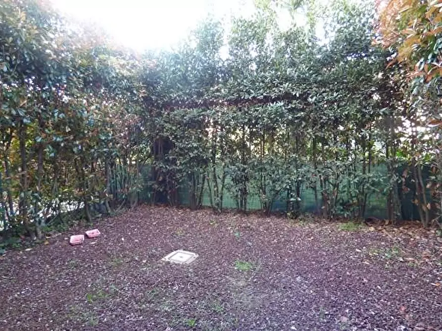 Immagine 13 di Villetta a schiera in vendita  a Lucca