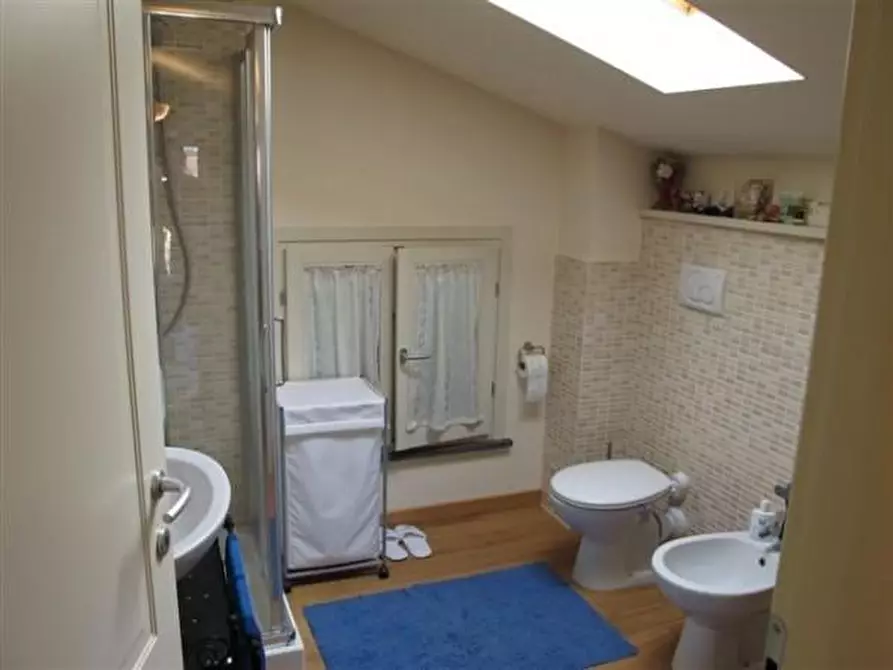 Immagine 8 di Villetta a schiera in vendita  a Lucca