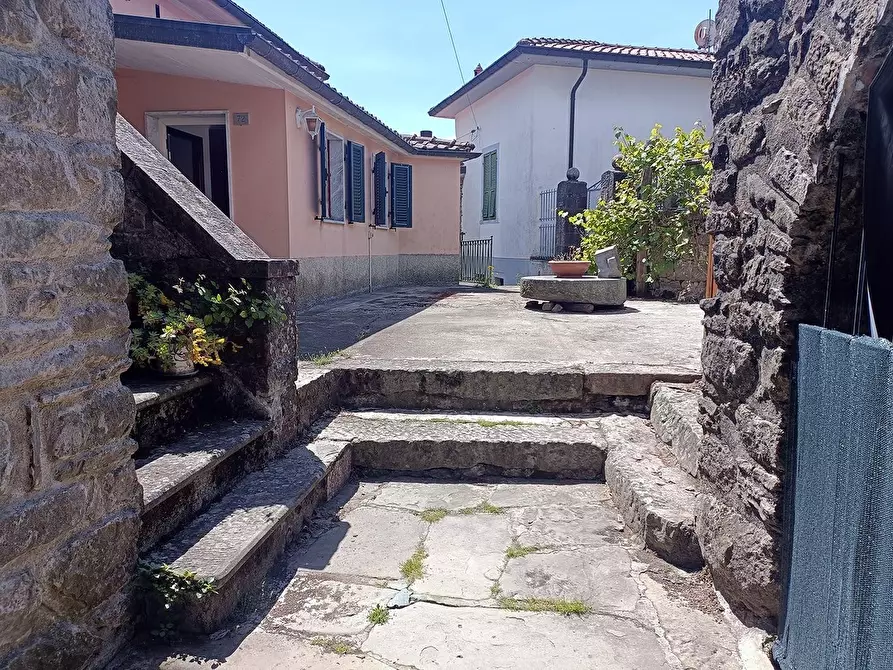 Immagine 12 di Casa indipendente in vendita  a Pontremoli