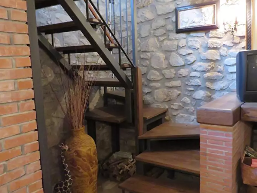 Immagine 4 di Casa indipendente in vendita  a Pontremoli