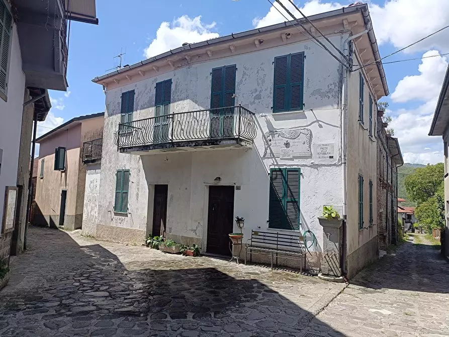 Immagine 17 di Casa indipendente in vendita  a Pontremoli