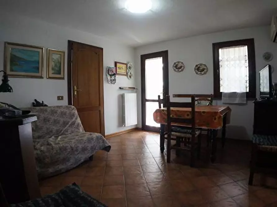 Immagine 10 di Casa indipendente in vendita  a San Giuliano Terme
