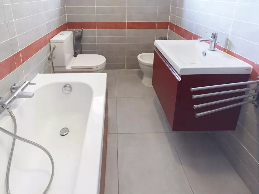 Immagine 15 di Appartamento in vendita  a Ortonovo