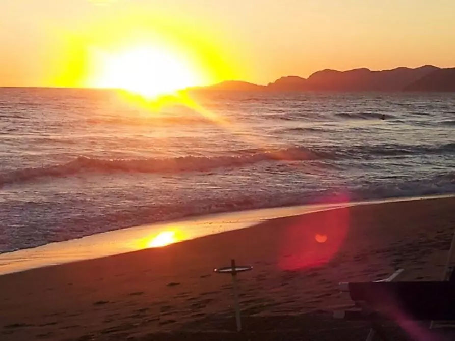 Immagine 17 di Appartamento in vendita  a Ortonovo