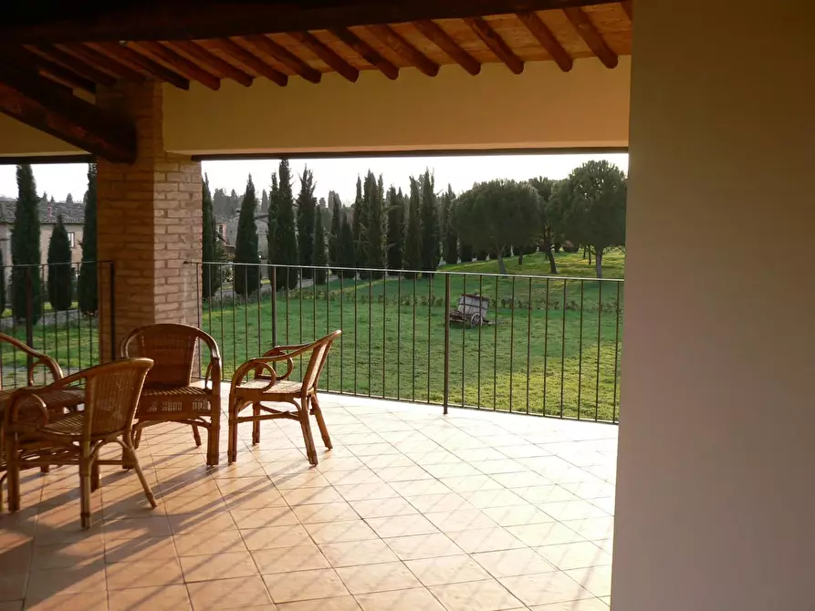 Immagine 4 di Casa colonica in vendita  a Siena