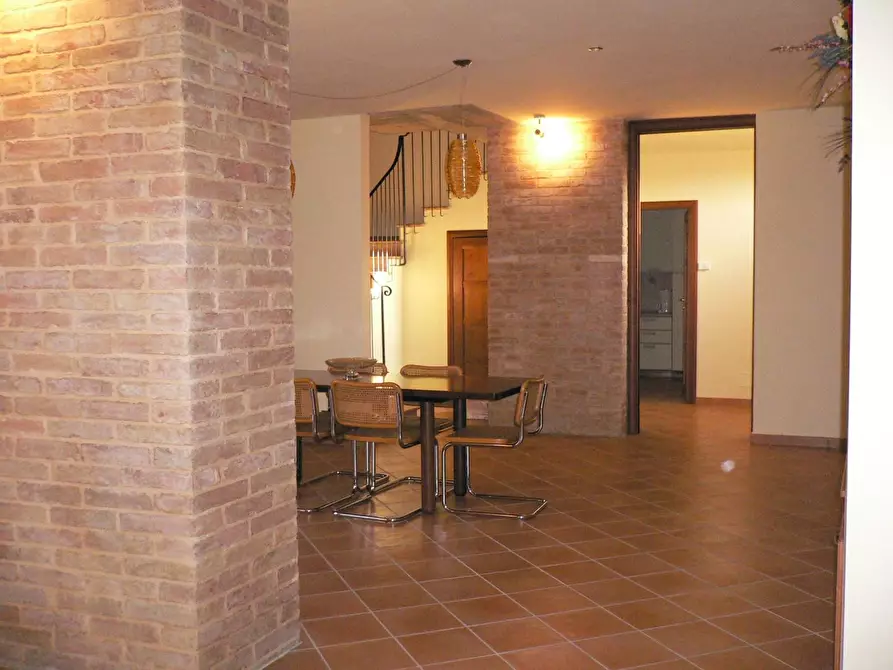 Immagine 10 di Casa colonica in vendita  a Siena