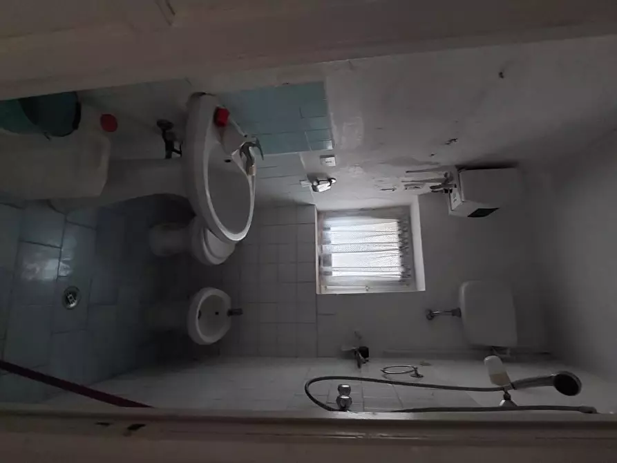 Immagine 11 di Appartamento in vendita  a Livorno