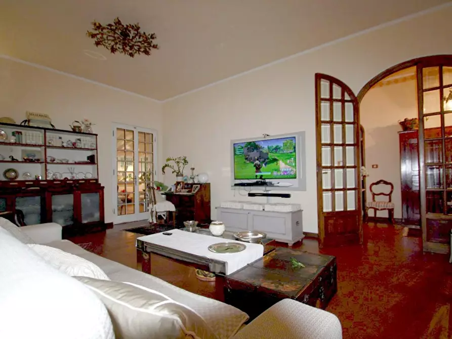 Immagine 32 di Villa in vendita  a Lucca
