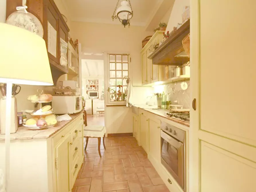 Immagine 14 di Villa in vendita  a Lucca