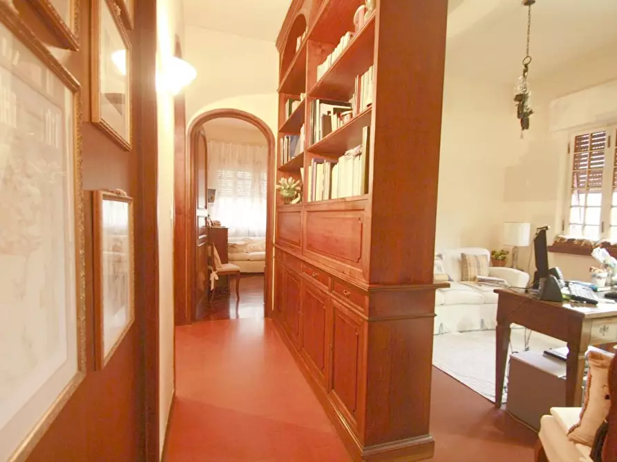 Immagine 20 di Villa in vendita  a Lucca