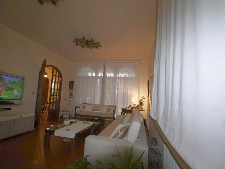 Immagine 34 di Villa in vendita  a Lucca