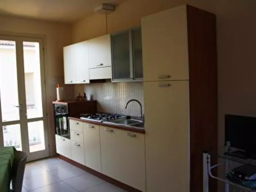 Immagine 2 di Appartamento in vendita  a Lucca