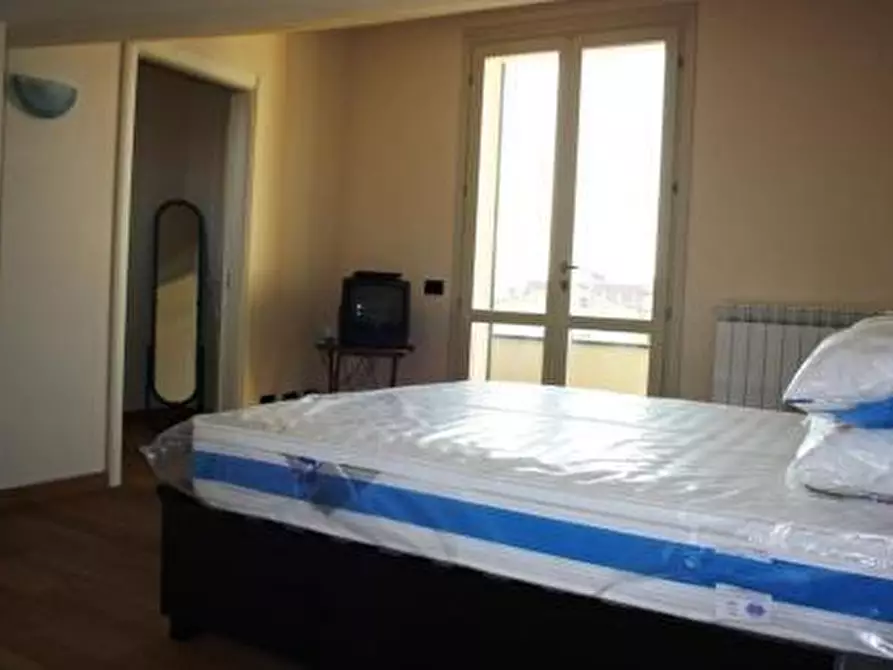 Immagine 5 di Appartamento in vendita  a Lucca