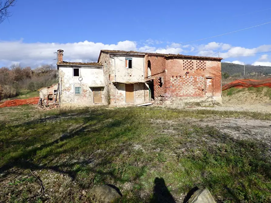 Immagine 1 di Rustico / casale in vendita  a Pescia