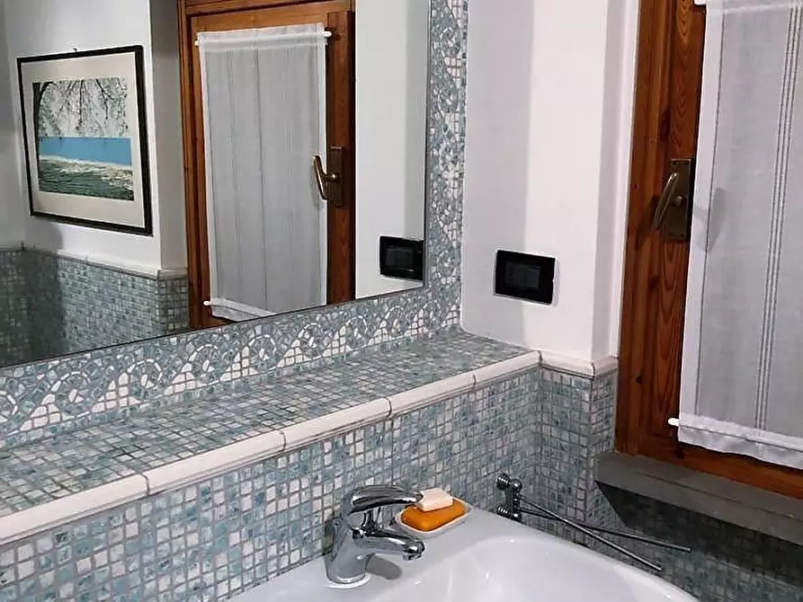 Immagine 34 di Casa semindipendente in vendita  a Montignoso