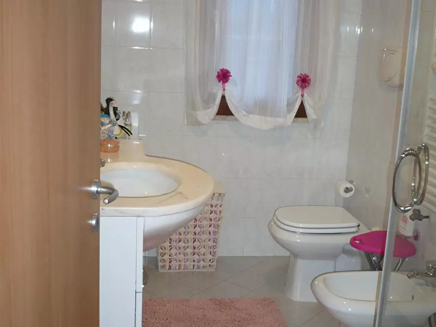 Immagine 9 di Appartamento in vendita  a Colle Di Val D'elsa