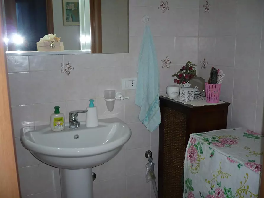 Immagine 11 di Appartamento in vendita  a Colle Di Val D'elsa