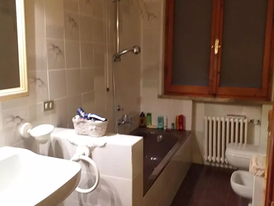 Immagine 8 di Villa in vendita  a Capraia E Limite