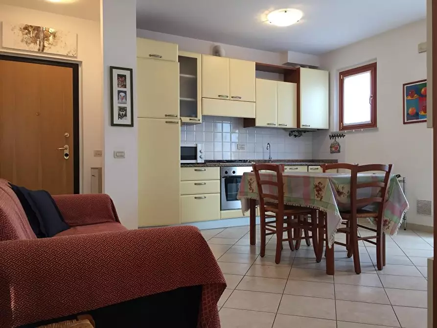 Immagine 3 di Appartamento in affitto  a Massa