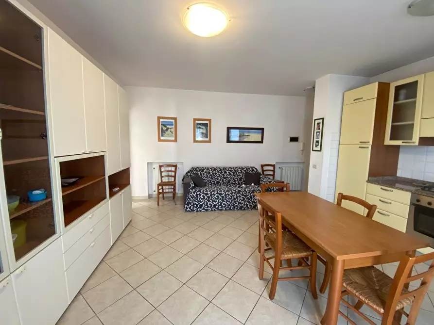 Immagine 7 di Appartamento in affitto  a Massa