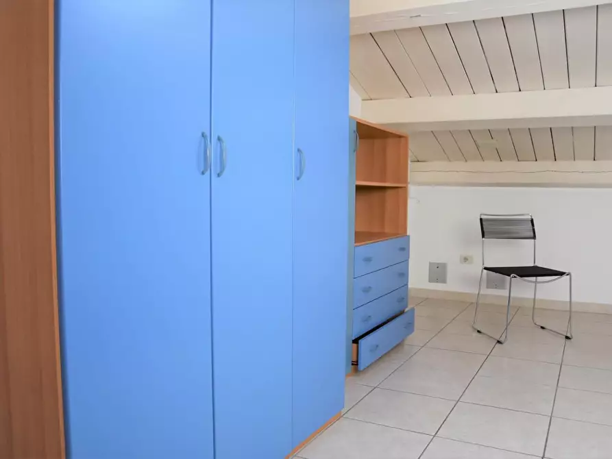 Immagine 11 di Mansarda in affitto  a Massa