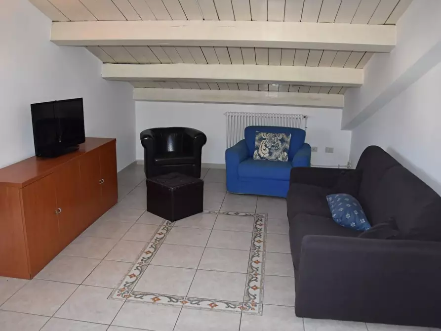 Immagine 7 di Mansarda in affitto  a Massa