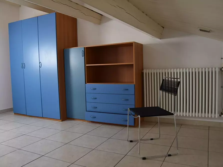 Immagine 12 di Mansarda in affitto  a Massa