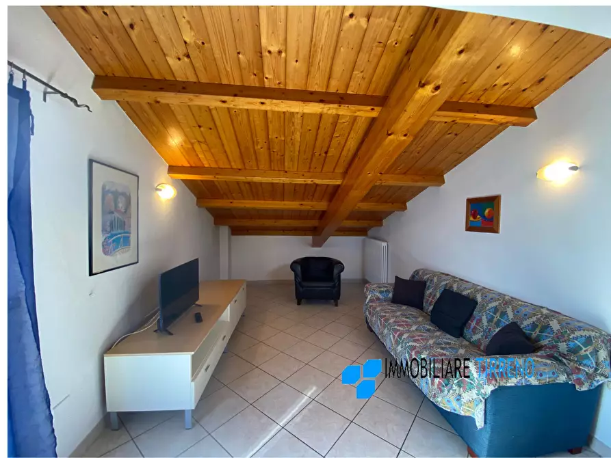 Immagine 15 di Mansarda in affitto  a Massa