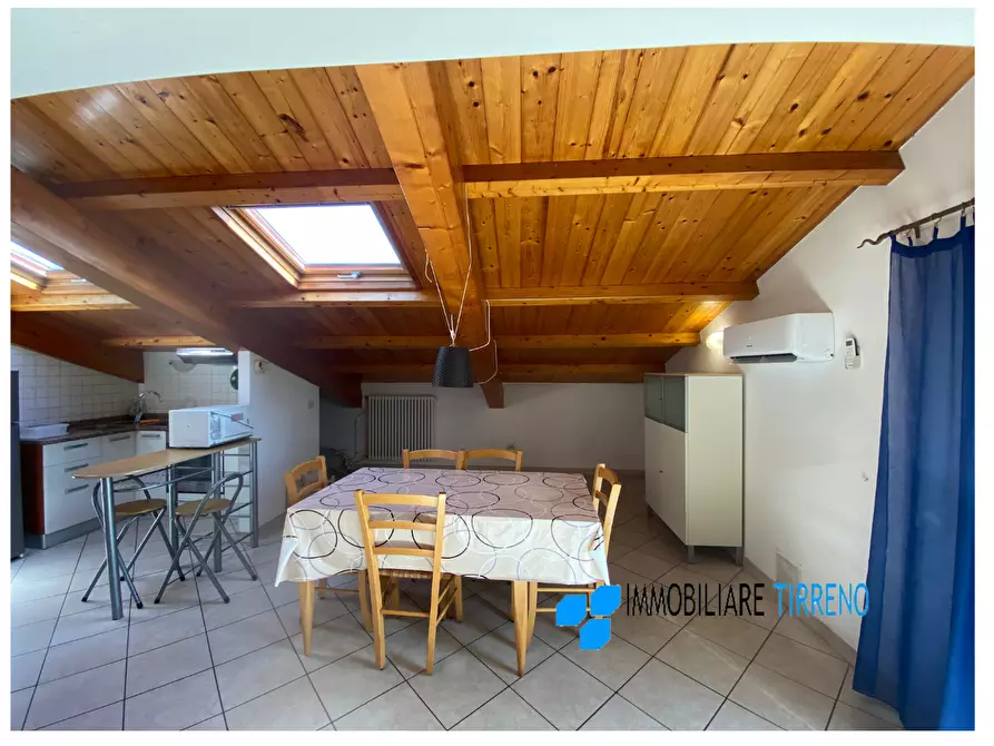 Immagine 14 di Mansarda in affitto  a Massa