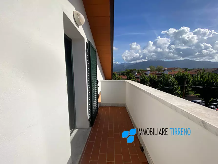 Immagine 16 di Mansarda in affitto  a Massa