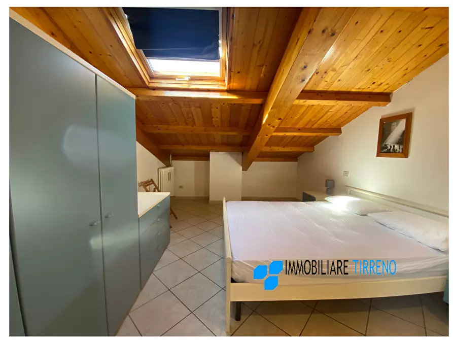 Immagine 7 di Mansarda in affitto  a Massa