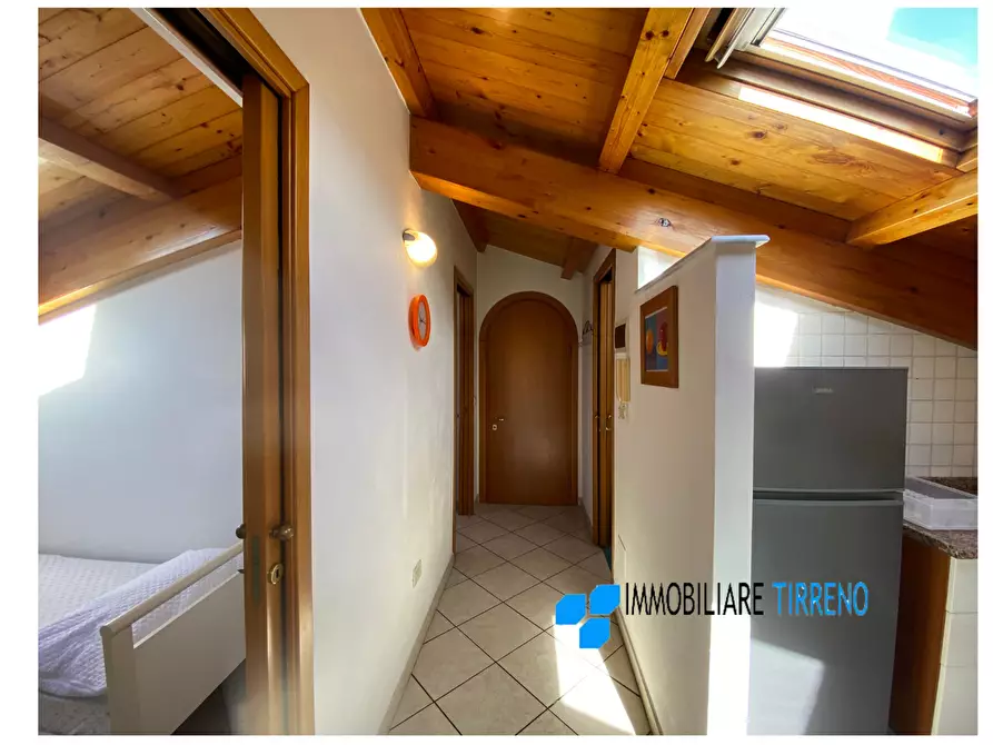 Immagine 5 di Mansarda in affitto  a Massa