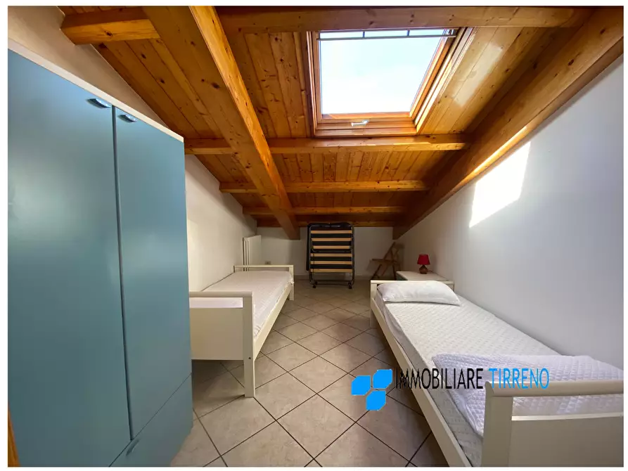 Immagine 8 di Mansarda in affitto  a Massa