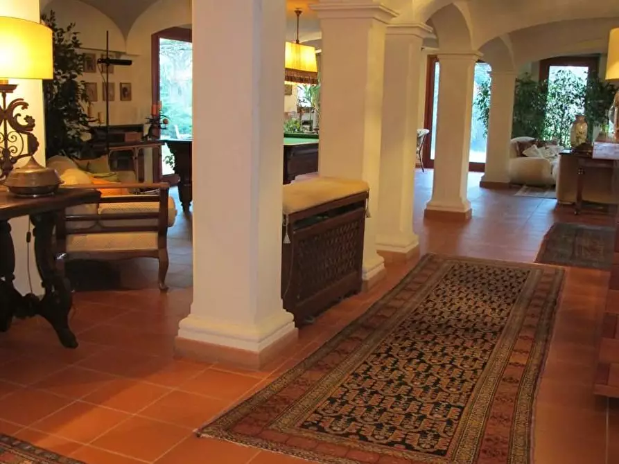 Immagine 42 di Villa in vendita  a Lucca