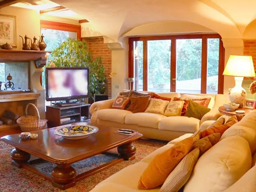 Immagine 21 di Villa in vendita  a Lucca