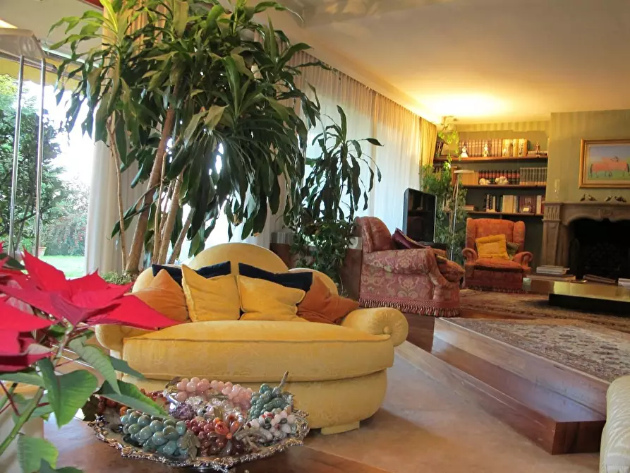 Immagine 29 di Villa in vendita  a Lucca