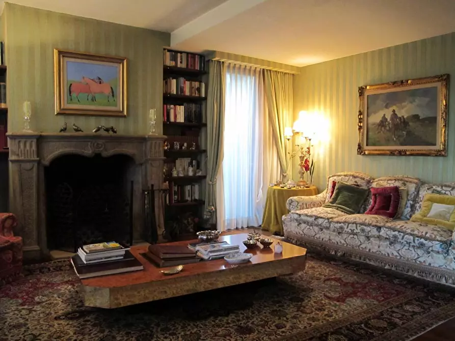 Immagine 31 di Villa in vendita  a Lucca