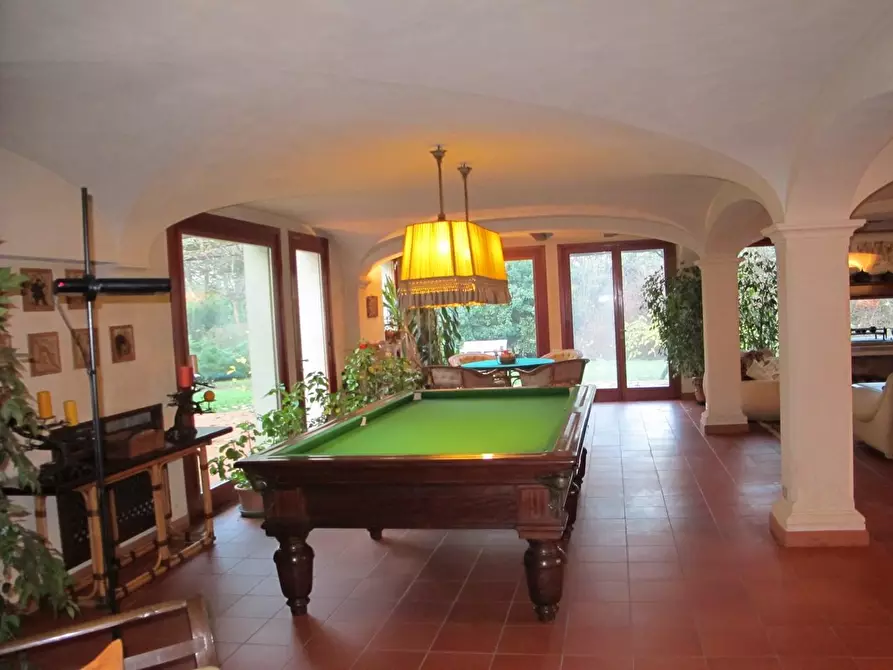 Immagine 50 di Villa in vendita  a Lucca