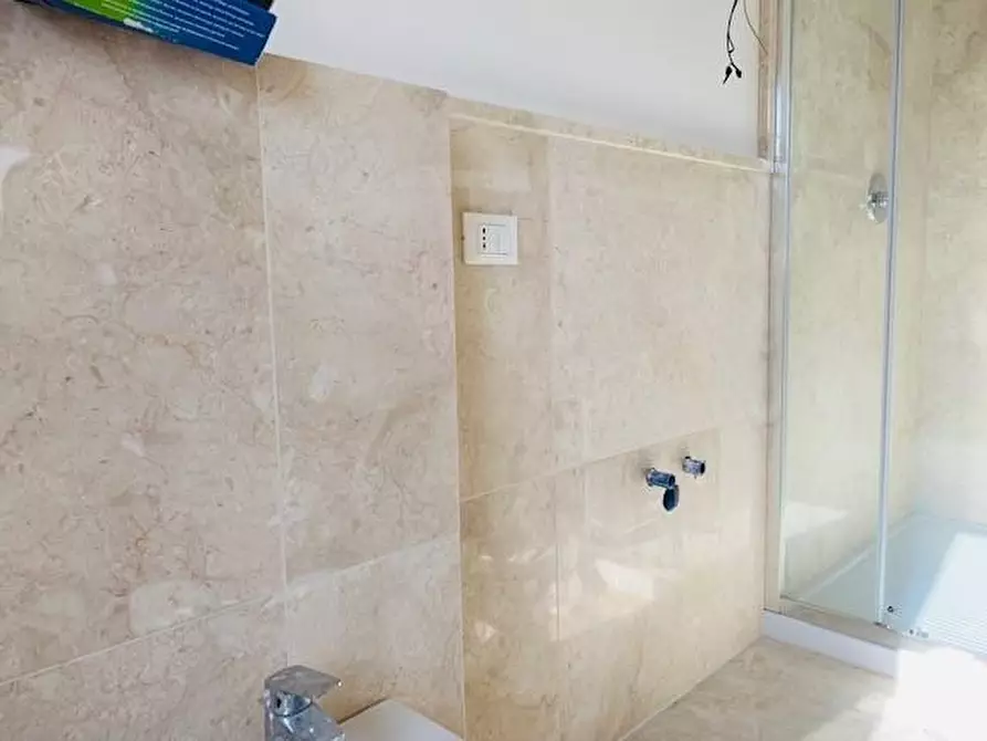 Immagine 6 di Mansarda in vendita  a Carrara