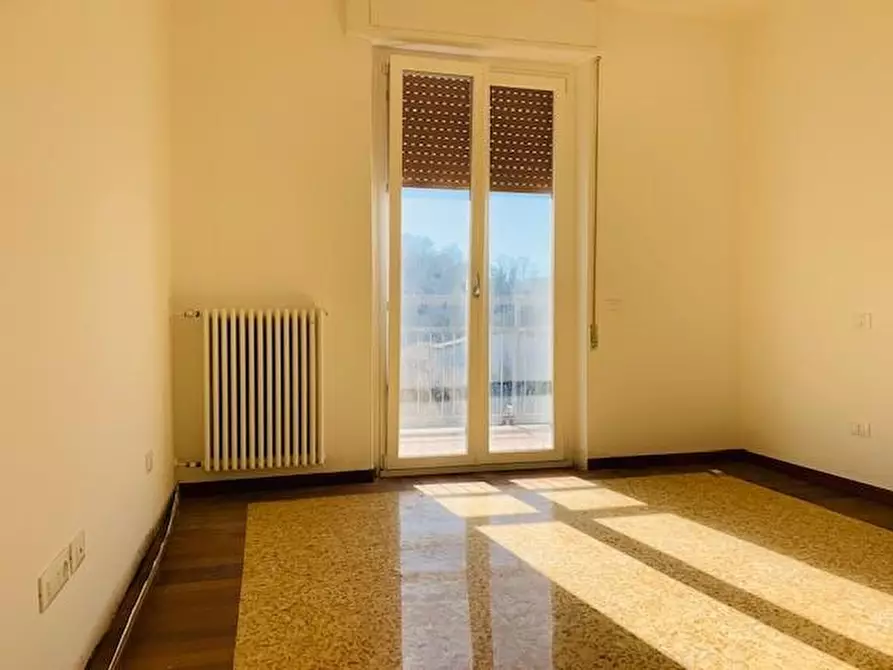 Immagine 12 di Mansarda in vendita  a Carrara