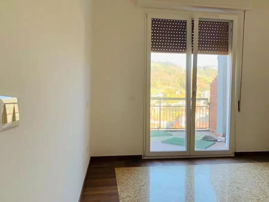 Immagine 19 di Mansarda in vendita  a Carrara