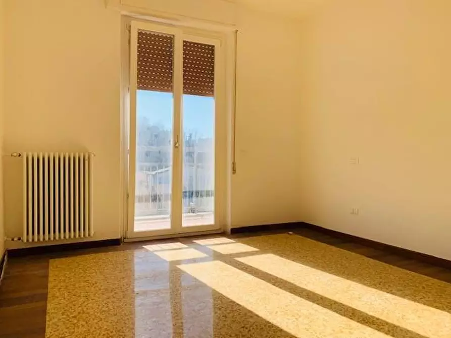 Immagine 13 di Mansarda in vendita  a Carrara