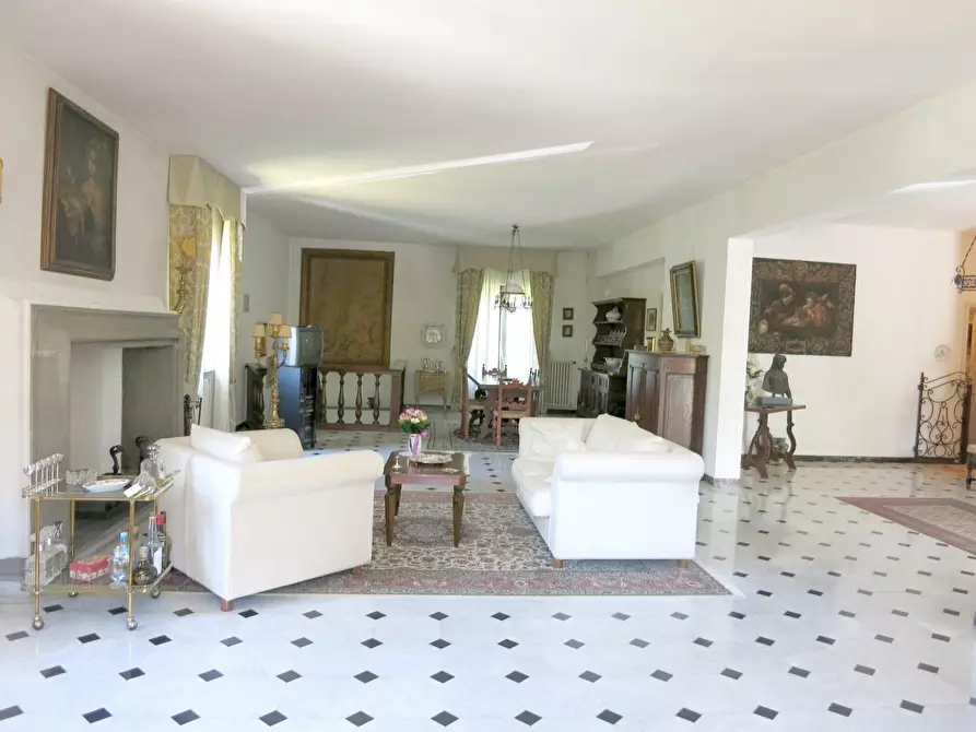Immagine 5 di Villa in vendita  a Pescaglia