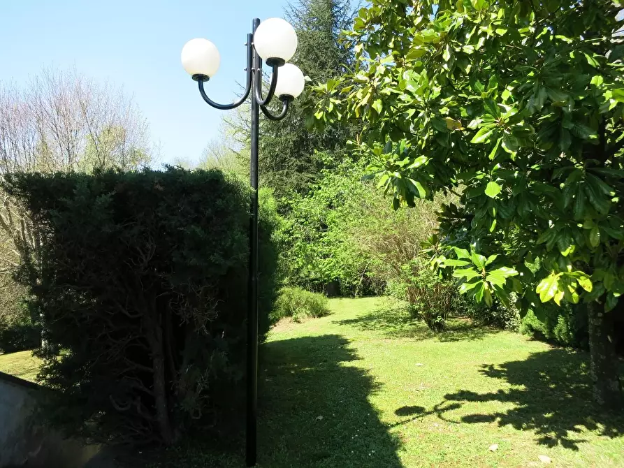 Immagine 40 di Villa in vendita  a Pescaglia