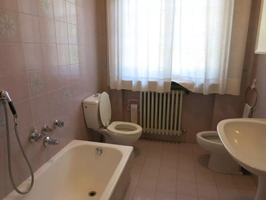 Immagine 18 di Villa in vendita  a Pescaglia