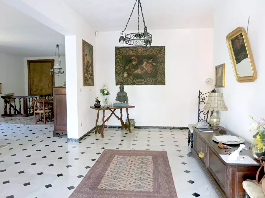 Immagine 9 di Villa in vendita  a Pescaglia