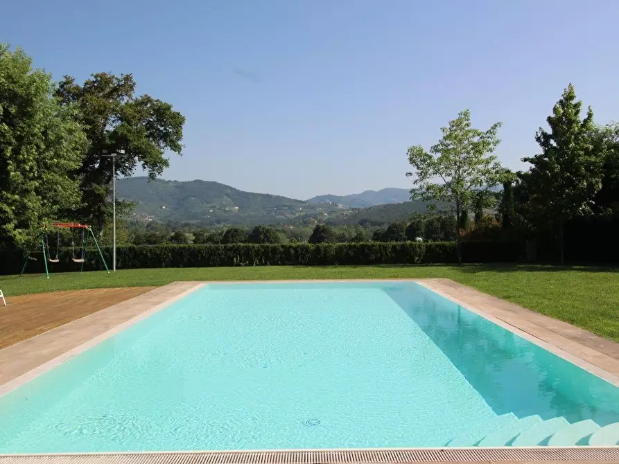 Immagine 18 di Villa in vendita  a Lucca