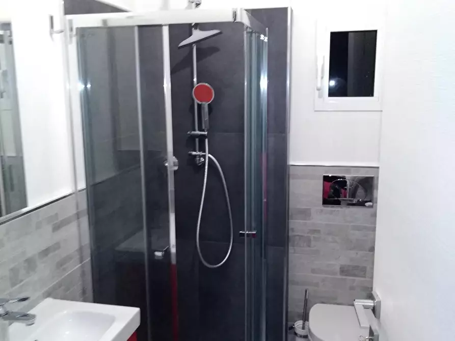 Immagine 3 di Casa semindipendente in vendita  a Carrara